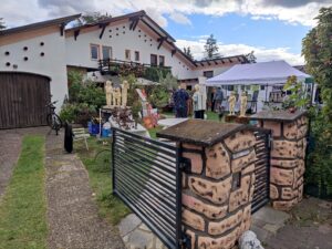 Die Galerie Franka Löwe lädt ein: 3. Kunstmarkt im Garten am 30.08.26 von 11-17 Uhr